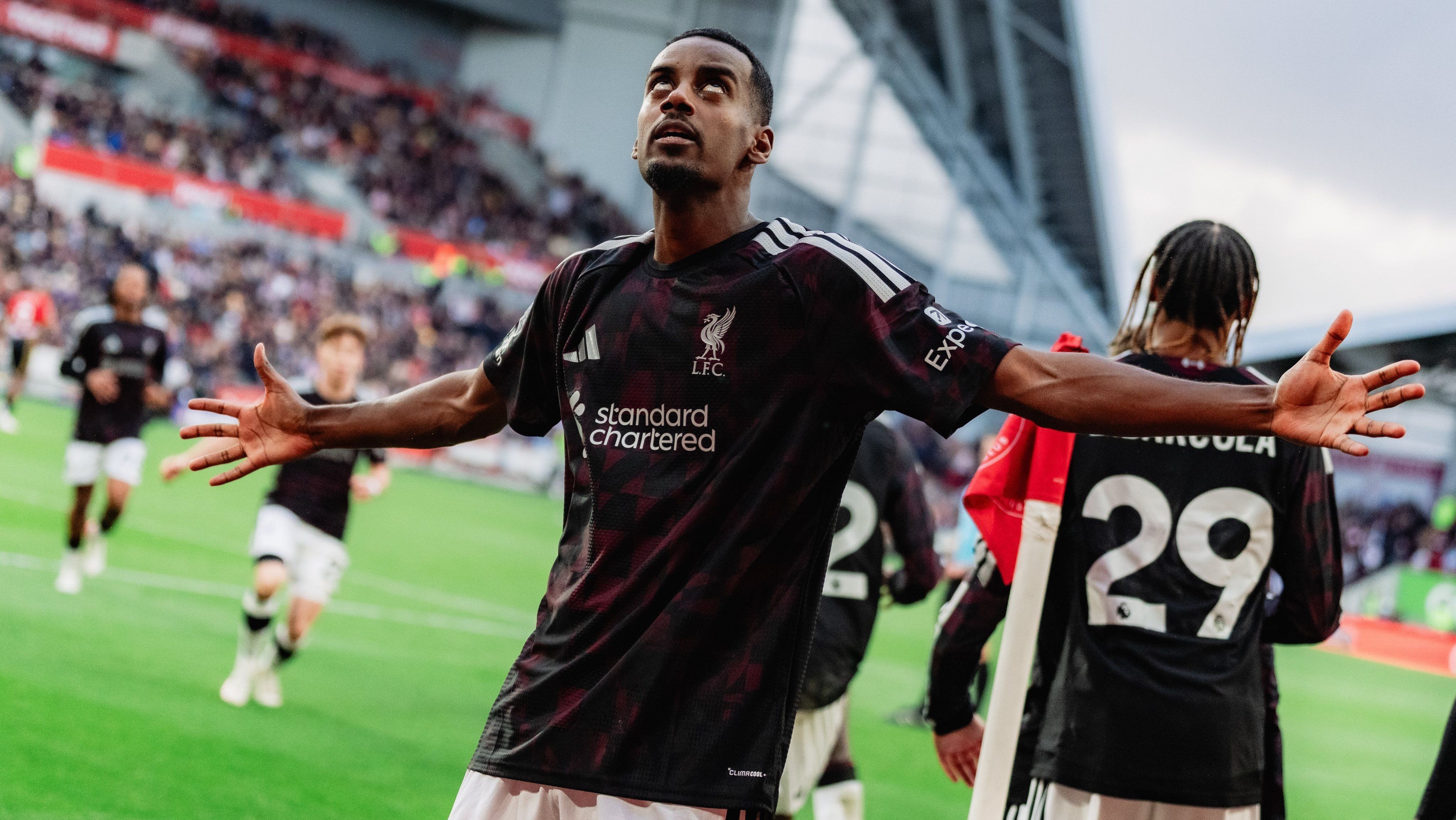 Imagem de destaque do post: Liverpool vira sobre Brentford e cola no G4 da Premier League