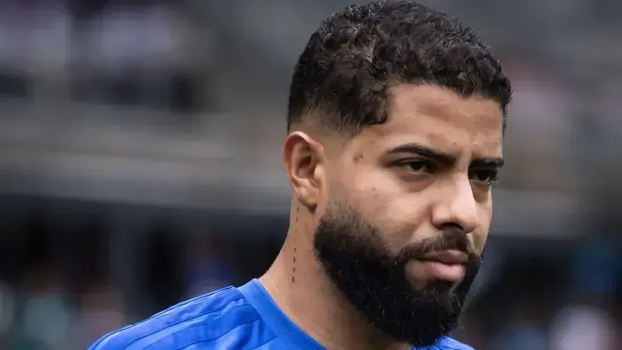Zagueiro do Cruzeiro se lesiona, passa por procedimento e só volta em 2027