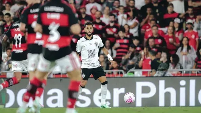 Lodi assume pênalti cometido na derrota do Atlético-MG: “Chutei o pé dele”