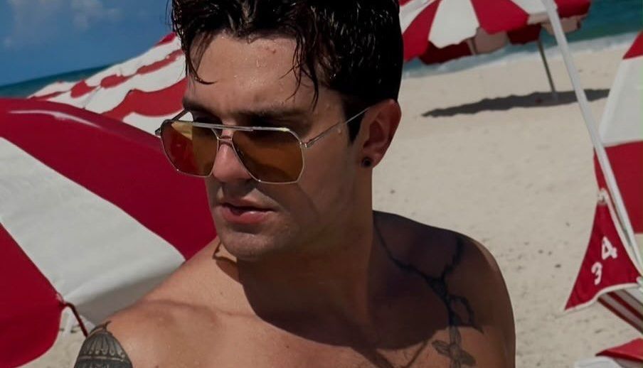 Luan Santana mostra corpo sarado e Jade Magalhães reage