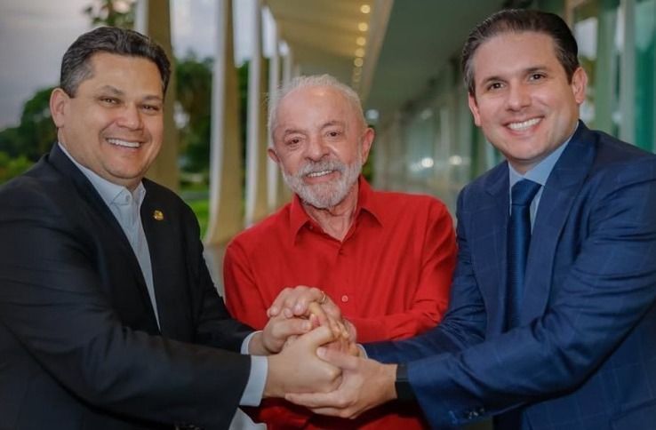 Lula posta foto ao lado de Hugo e Alcolumbre após reunião no Alvorada