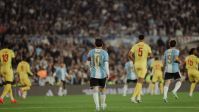 Propaganda com drones na despedida de Messi revolta torcida argentina
