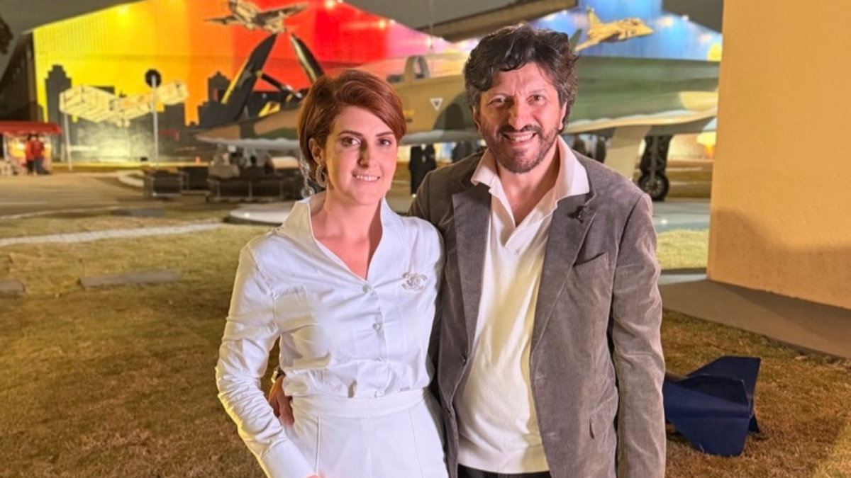 Ana Castela posta fotos na academia e exibe corpo sarado