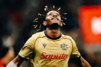 Com gol hat-trick de Mbangula, Bologna vence Milan pelo Campeonato Italiano