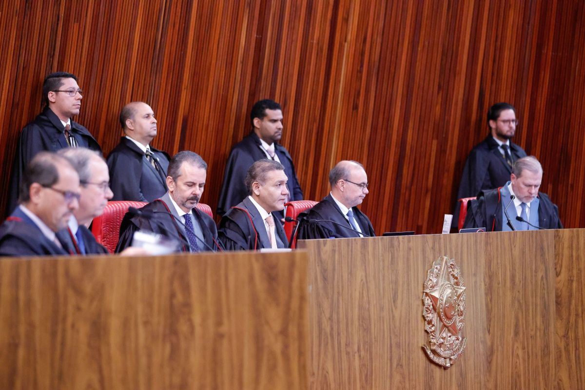 “Vou seguir o que Lula determinar”, diz Janones sobre vaga na Esplanada
