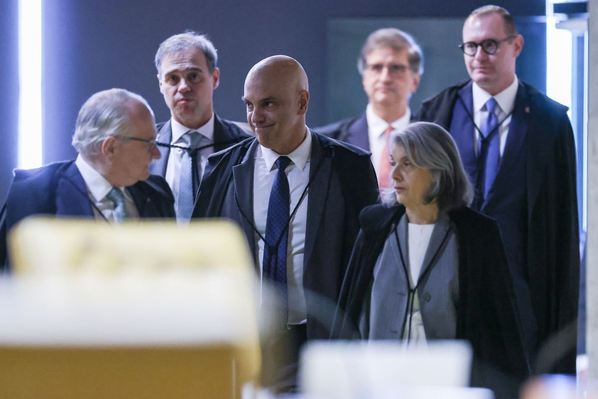 Congresso promulga PEC que acaba com a escala 6×1 nesta sexta-feira (15)