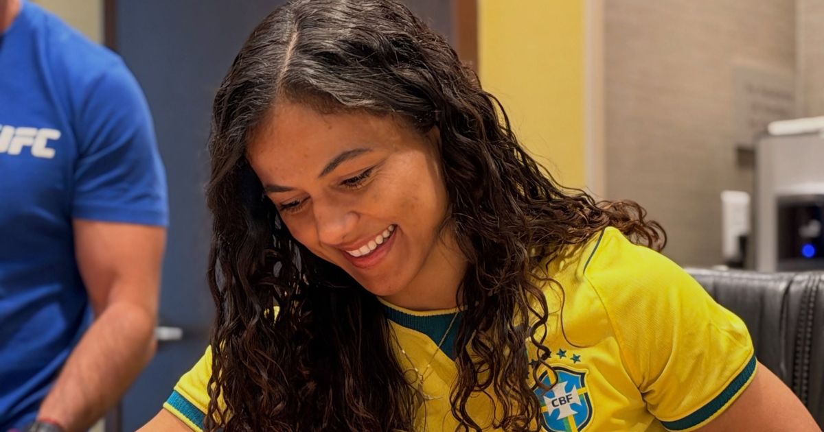 Brasileira Natália Silva busca cinturão inédito do UFC: “Vivendo o sonho”