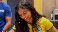 Brasileira Natália Silva busca cinturão inédito do UFC: “Vivendo o sonho”