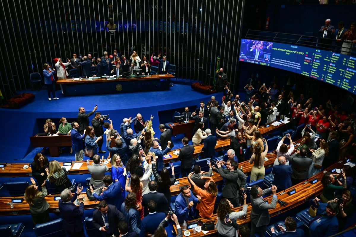 Mendonça barra campanhas de Lula que dizem que Flávio é contra o fim da 6×1