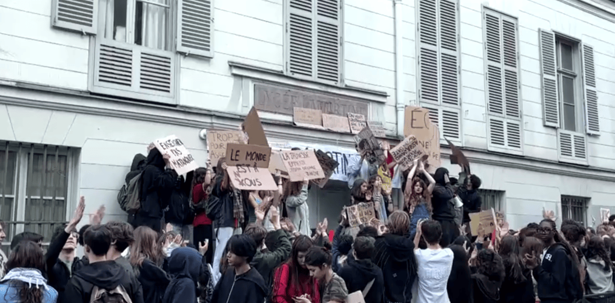 Macron convoca ministros após violência em protestos na França, diz jornal