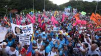 Venezuelanos exigem eleições e fazem maior protesto contra governo em anos