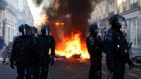 Macron promete que não haverá novo caos na França antes de novos protestos