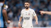 Raniele sofre lesão no joelho e desfalca Corinthians na temporada