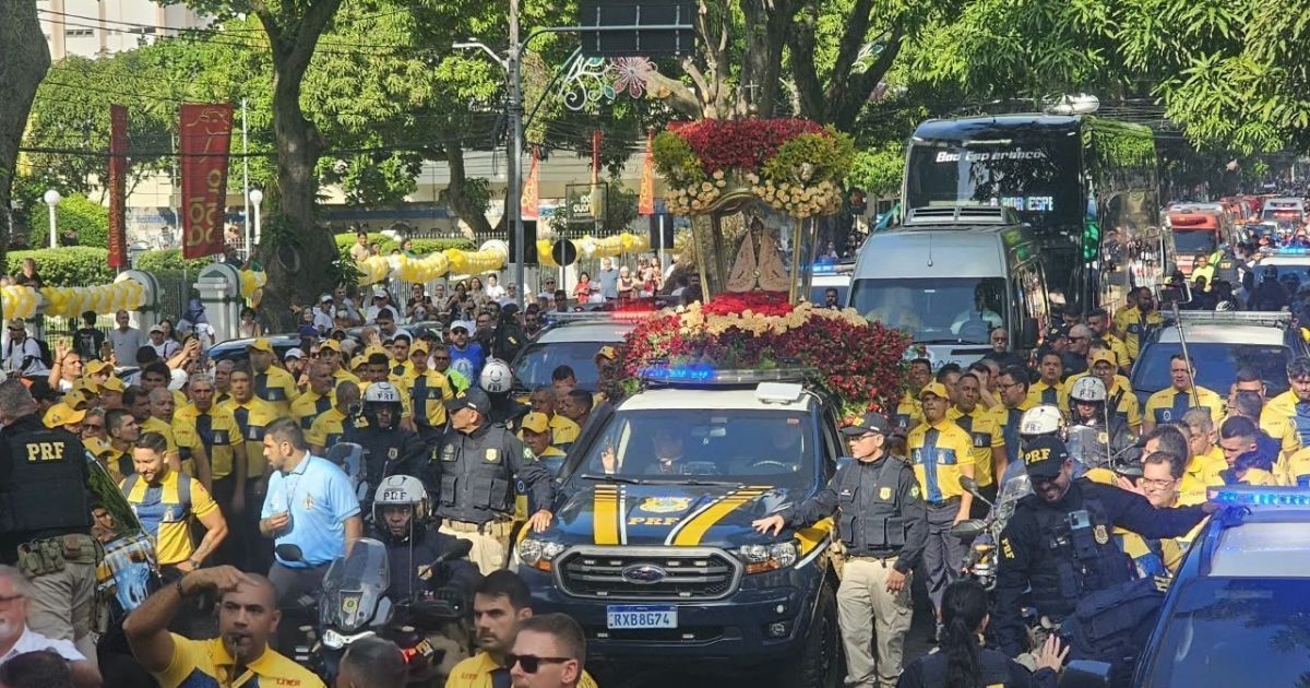 Círio de Nazaré: romaria de 50 km e 10 horas movimenta Pará com milhares de fiéis