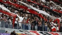 Torcida do São Paulo protesta após revés para Cruzeiro: "Time sem vergonha"