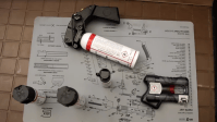 Loja de armas em Paris tem aumento nas vendas de spray de pimenta após caos