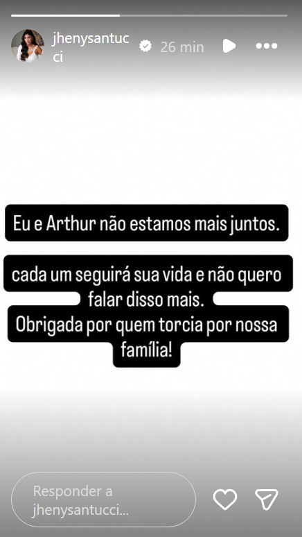 Jheny Santucci compartilhou que não está mais um relacionamento com o ator Arthur Aguiar • Instagram/Jheny Santucci