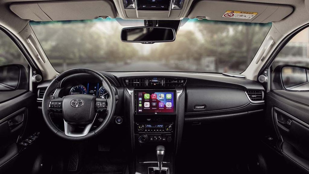 Interior do Toyota SW4 Platinum