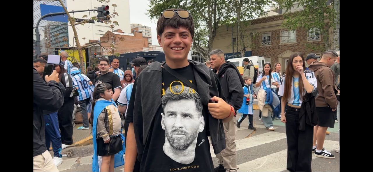 Torcedor argentino na despedida de Messi pela seleção • Luciana Taddeo/CNN Brasil