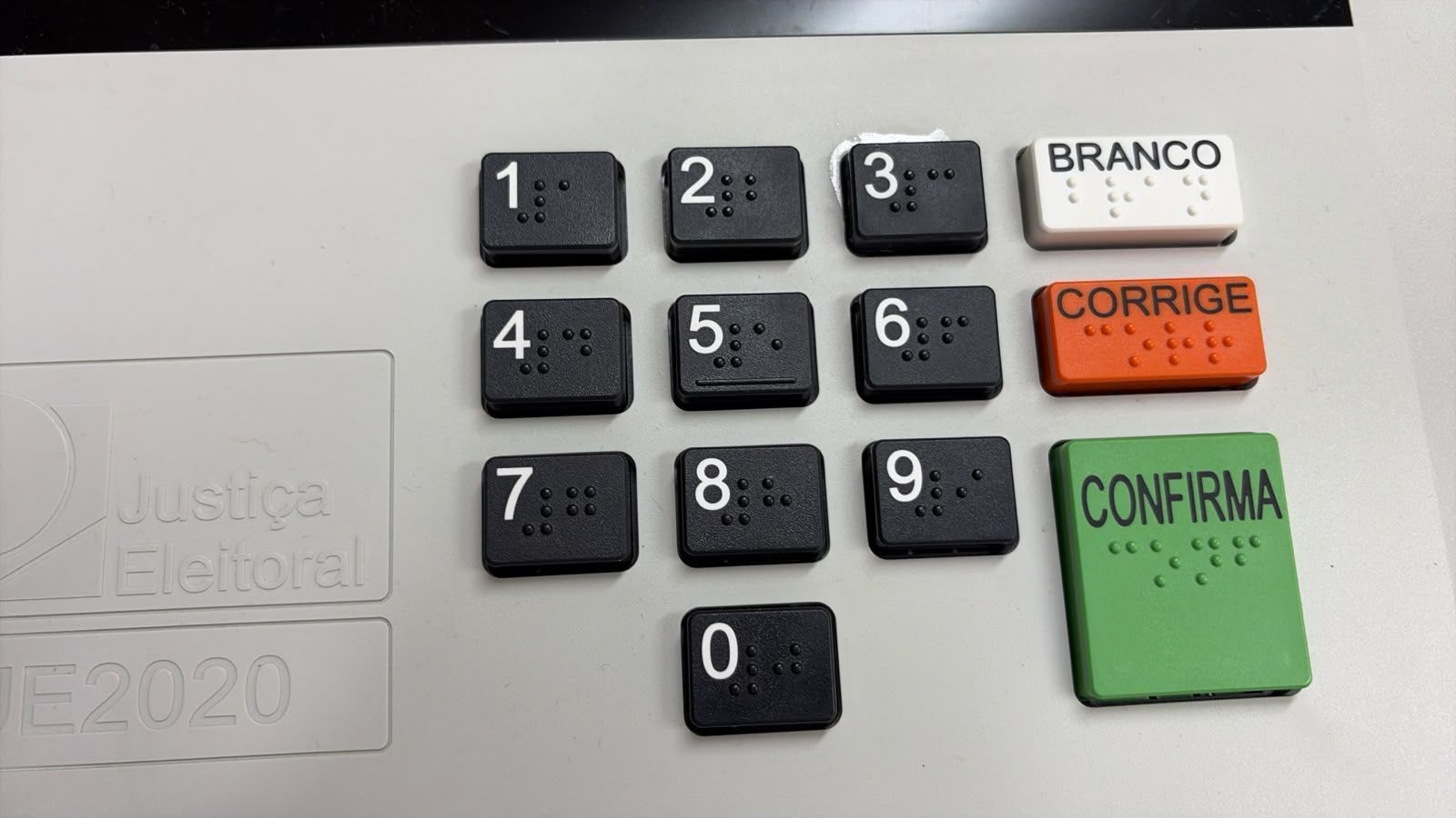 Urna com o número 3 colado em Candelária, no Vale do Rio Pardo (RS)