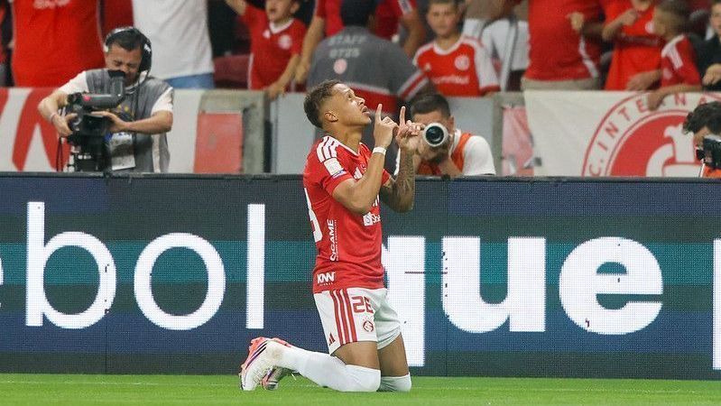 Inter faz “gol relâmpago” e vence confronto direto contra o Corinthians