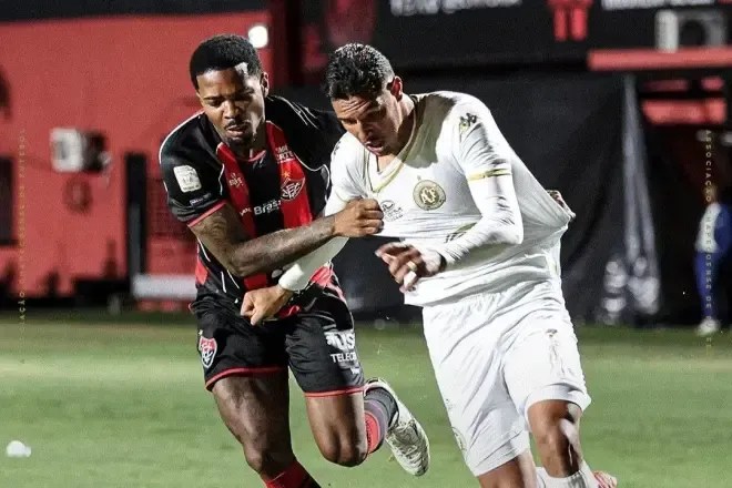 Imagem de destaque do post: Vitória goleia a Chapecoense e se afasta do Z4 no Brasileirão