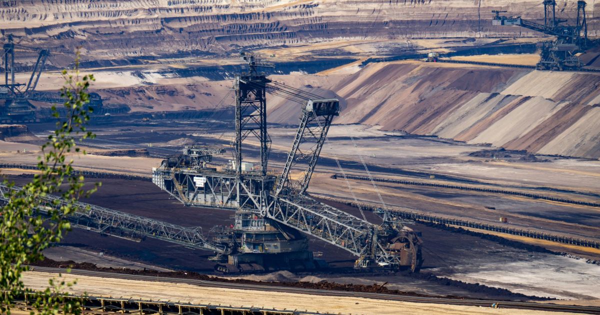 Carvão desafia previsões e continua no centro do debate energético global
