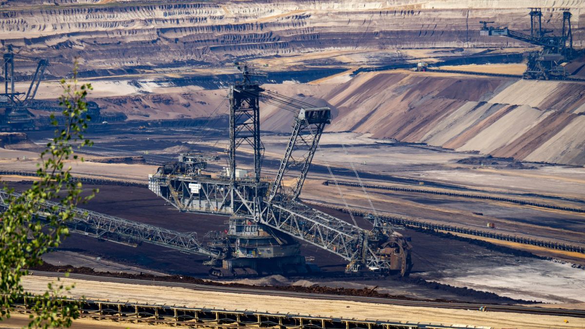 Carvão desafia previsões e continua no centro do debate energético global