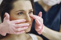 Rinoplastia: por que o nariz perfeito está dando lugar ao nariz natural?