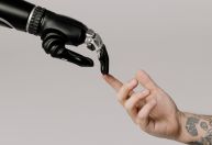 Biohacking: entenda a prática que combina biologia e inovação