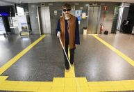 Para que serve o piso tátil e por que é importante cuidar dele?