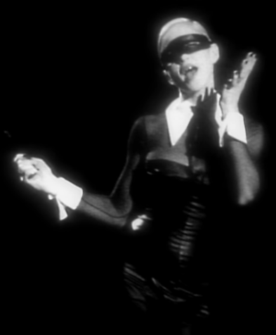 Madonna no videoclipe da música "Erotica", de 1992 / Madonna/YouTube/Reprodução