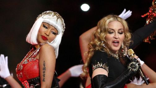 Nicki Minaj e Madonna no show do intervalo do Superbown de 2012
