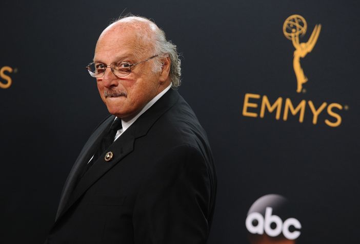 Ator Dennis Franz posa na sala de imprensa do 68º Primetime Emmy Awards anual no Microsoft Theatre em 18 de setembro de 2016 em Los Angeles, Califórnia / Foto: Jason LaVeris/FilmMagic