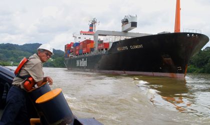 EUA: Trump pede "opções militares" para garantir acesso ao Canal do Panamá