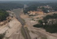 Rio Negro está a menos de dois metros de seca histórica no Amazonas