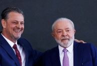 Fávaro avisa ao Planalto que pode deixar o governo