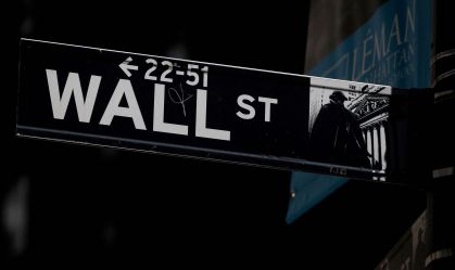 Futuros de Wall Street têm leve baixa com novas ameaças tarifárias de Trump