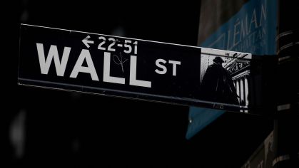 Placa de Wall Street perto da Nyse em Nova York