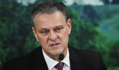 Se Trump acha que vamos nos curvar, está enganado, diz Fávaro sobre tarifas