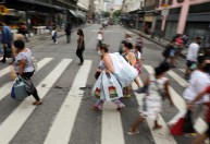 Consumo dos brasileiros deve aumentar nos próximos meses, aponta CNC