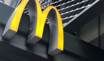 McDonald's fechará todos os restaurantes no Reino Unido para o funeral da rainha
