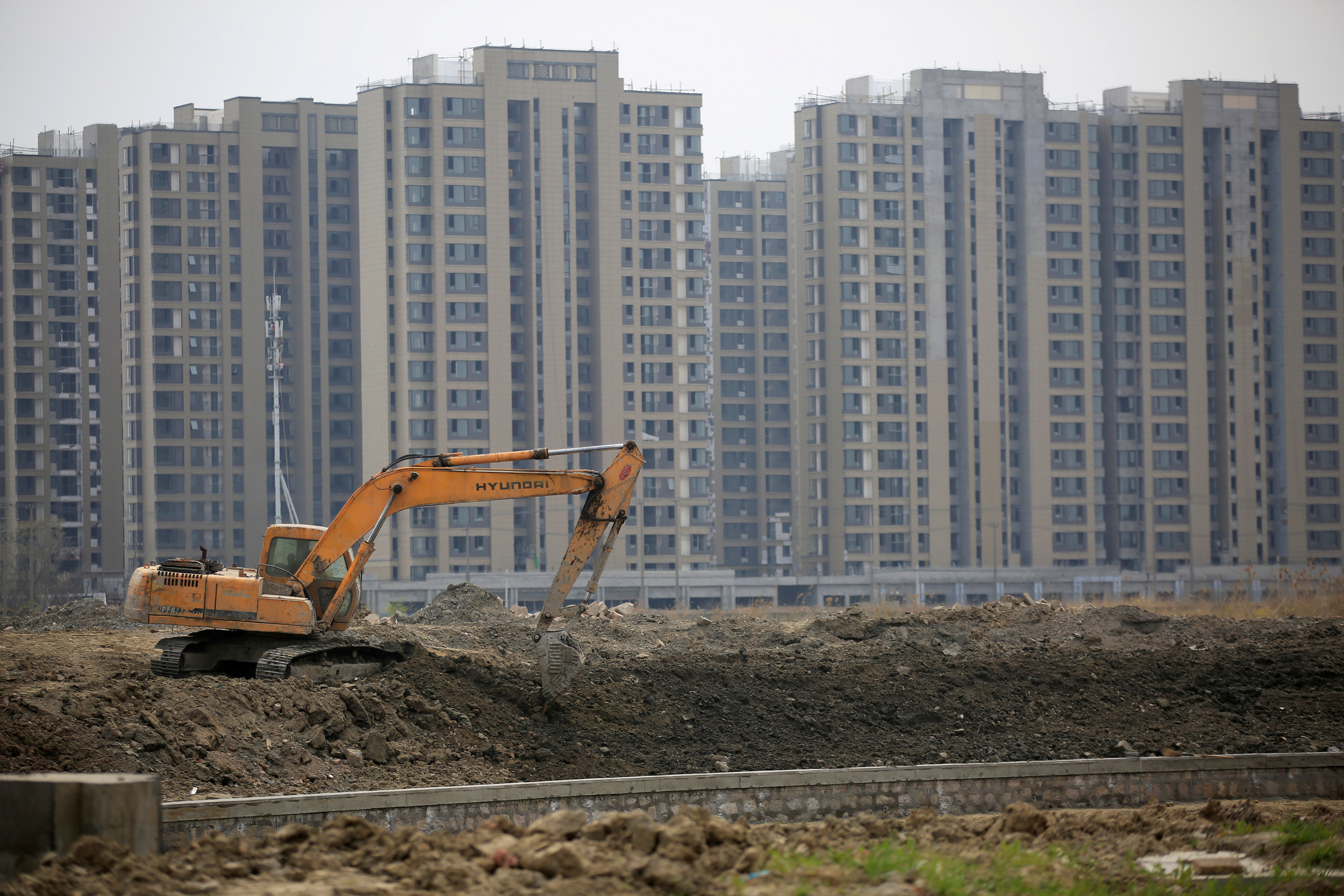 Construção de prédios residenciais em Xangai, China