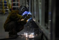 Buffett reduz ainda mais o investimento em maior fabricante de carros elétricos