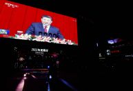 Xi Jinping diz estar totalmente confiante no desenvolvimento econômico da China