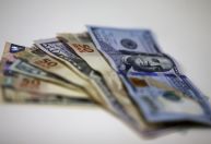Exterior e debate fiscal interno impactam câmbio mais que Selic, diz Santander