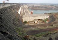 Revisão do tratado de Itaipu será realizada em contexto positivo, diz ministro