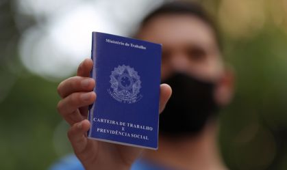Governo quer tirar medo de assinar carteira de trabalho, diz ministro à CNN