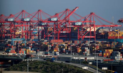 Ações caem pelo mundo com temor de guerra comercial
