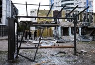 Ucrânia busca congelar pagamento de dívida à medida que guerra devasta economia